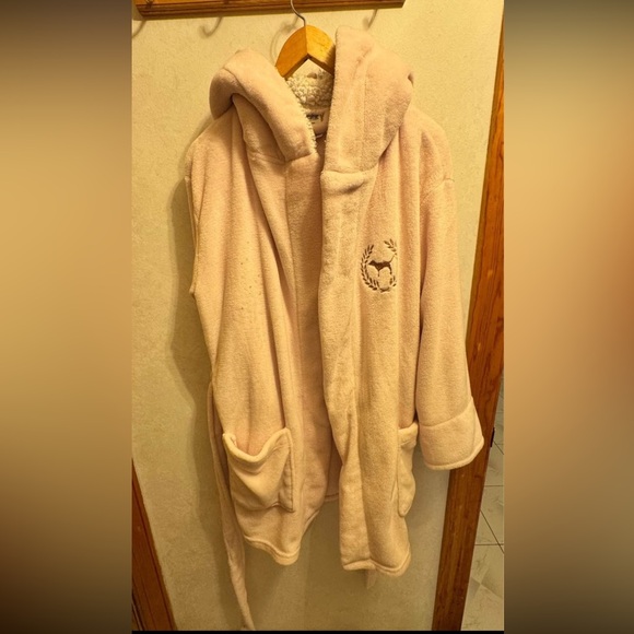 VS PINK Robe Size M/L - Picture 3 of 3